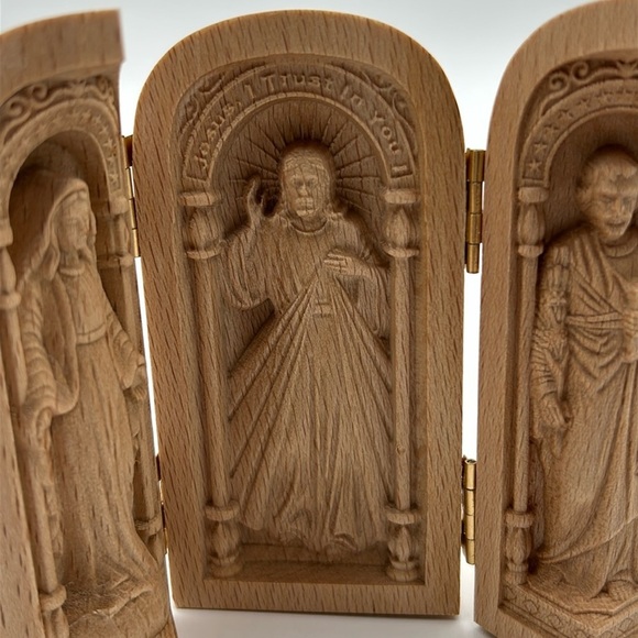 1785- Catholic Altar Religious Portable Holy Family Hand Carved Wood Box NWT - Picture 3 of 8